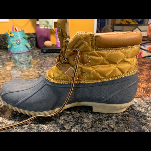 sketchers duck boots